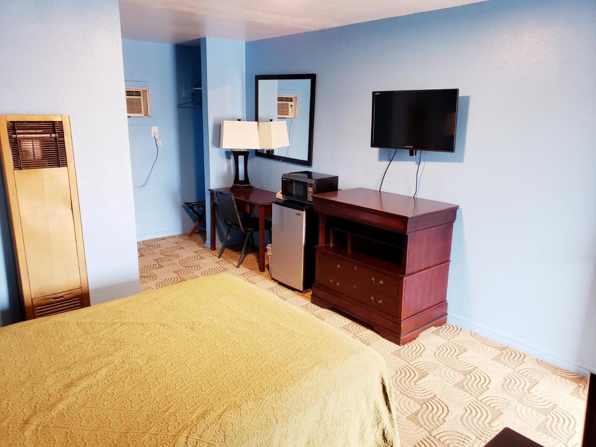 Trade Winds Motel Childress Esterno foto